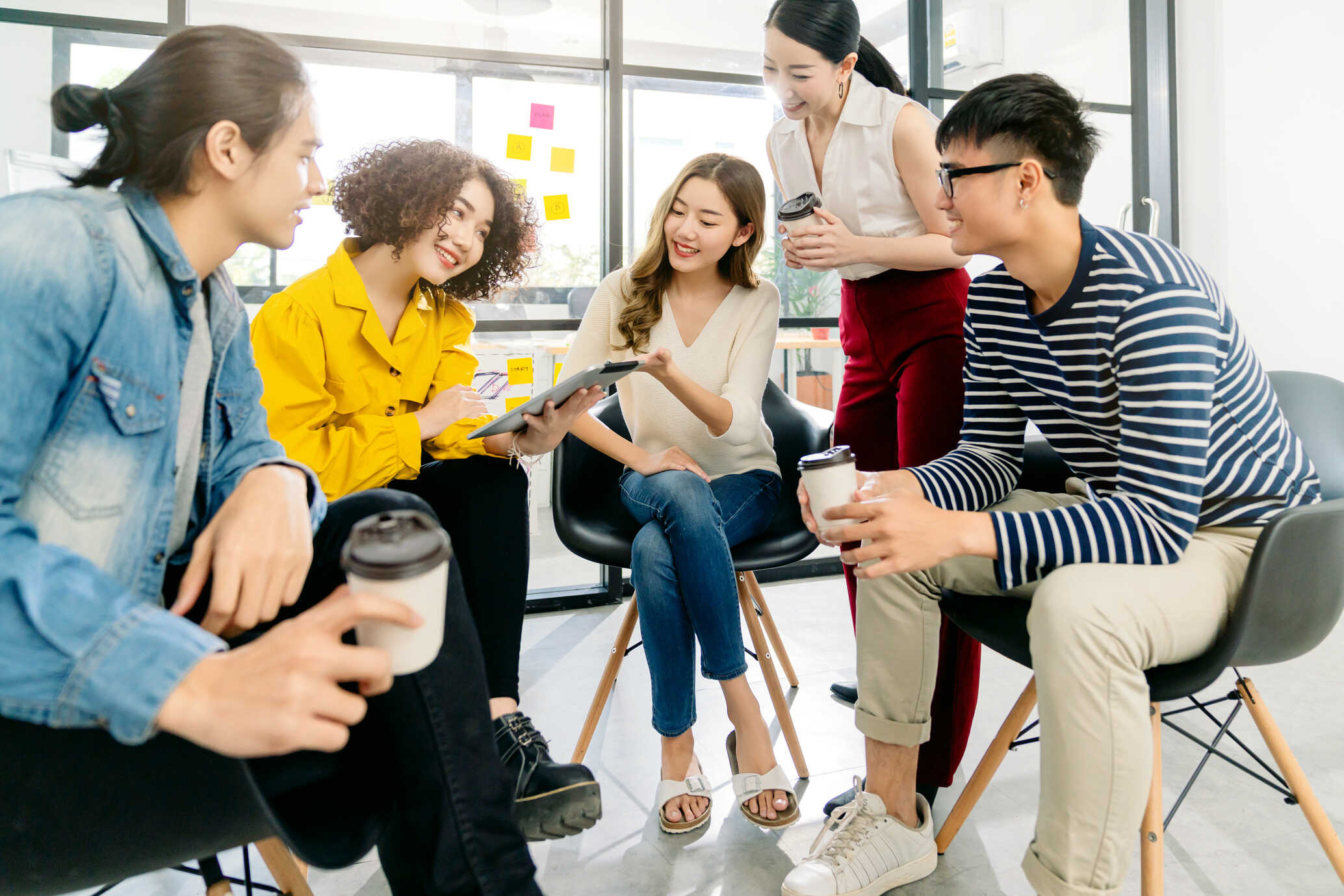 10 Soft Skills yang Bikin Karir Kita Nggak Mentok di Kantor!
